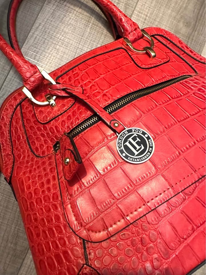 London Fog Multi Pocket Over the Shoulder Bag Red Alligator Prin