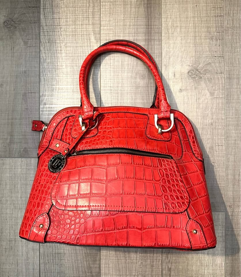 London Fog Multi Pocket Over the Shoulder Bag Red Alligator Prin - photo 2