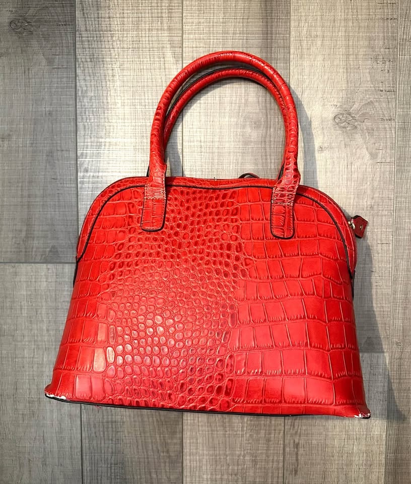 London Fog Multi Pocket Over the Shoulder Bag Red Alligator Prin - photo 3