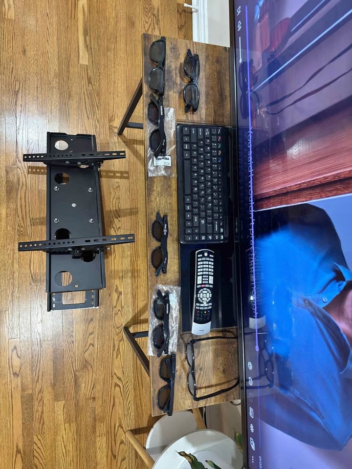Toshiba 55 inch 3D TV with Specs