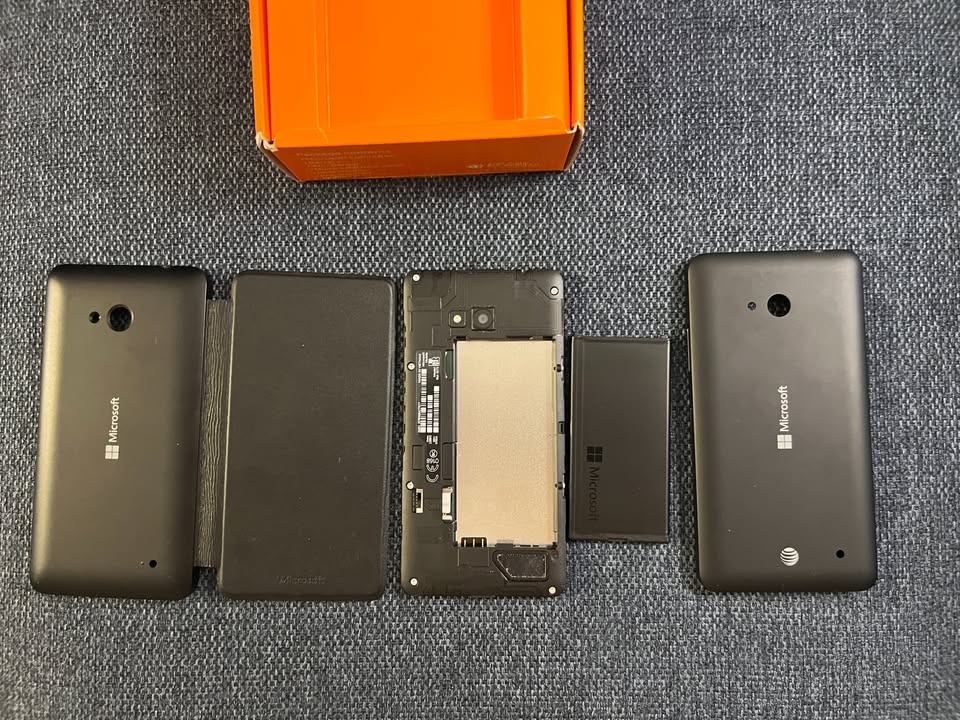 Microsoft Lumia 640 Cell Phone - Unlocked - photo 2