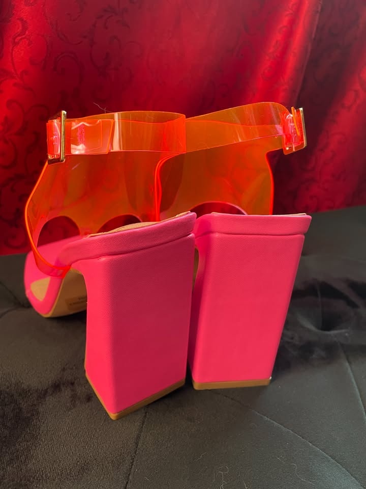 Hot Pink Heels, size 7.5 - photo 4