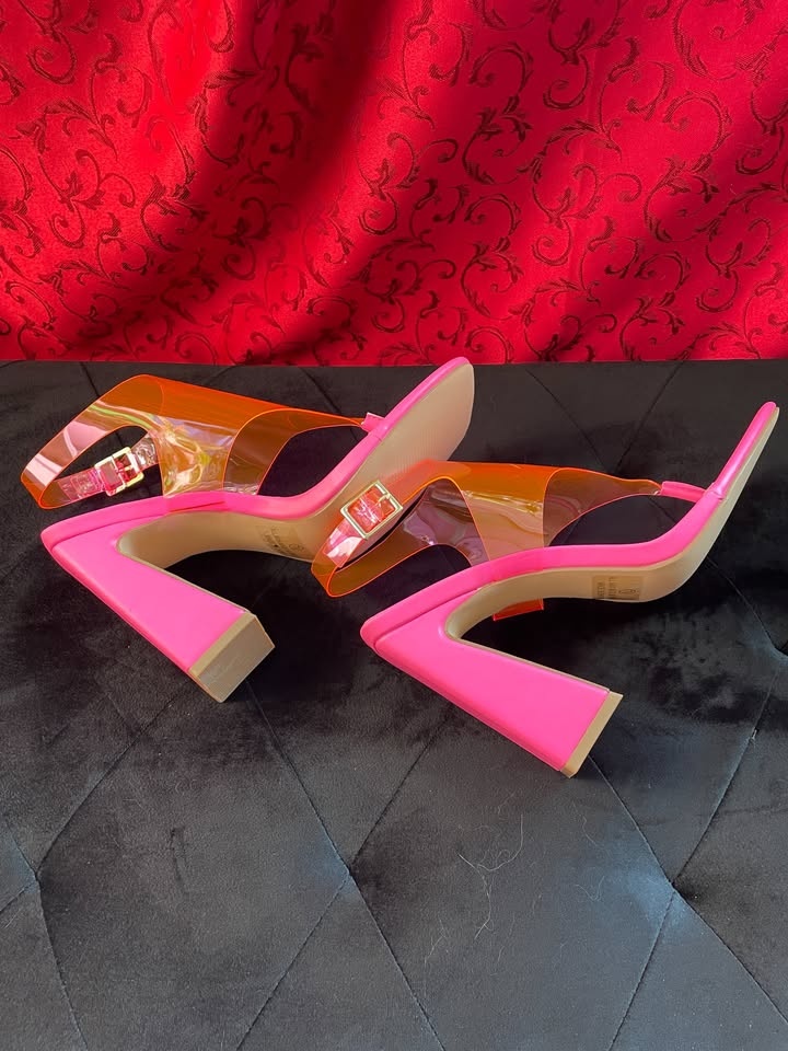 Hot Pink Heels, size 7.5 - photo 5