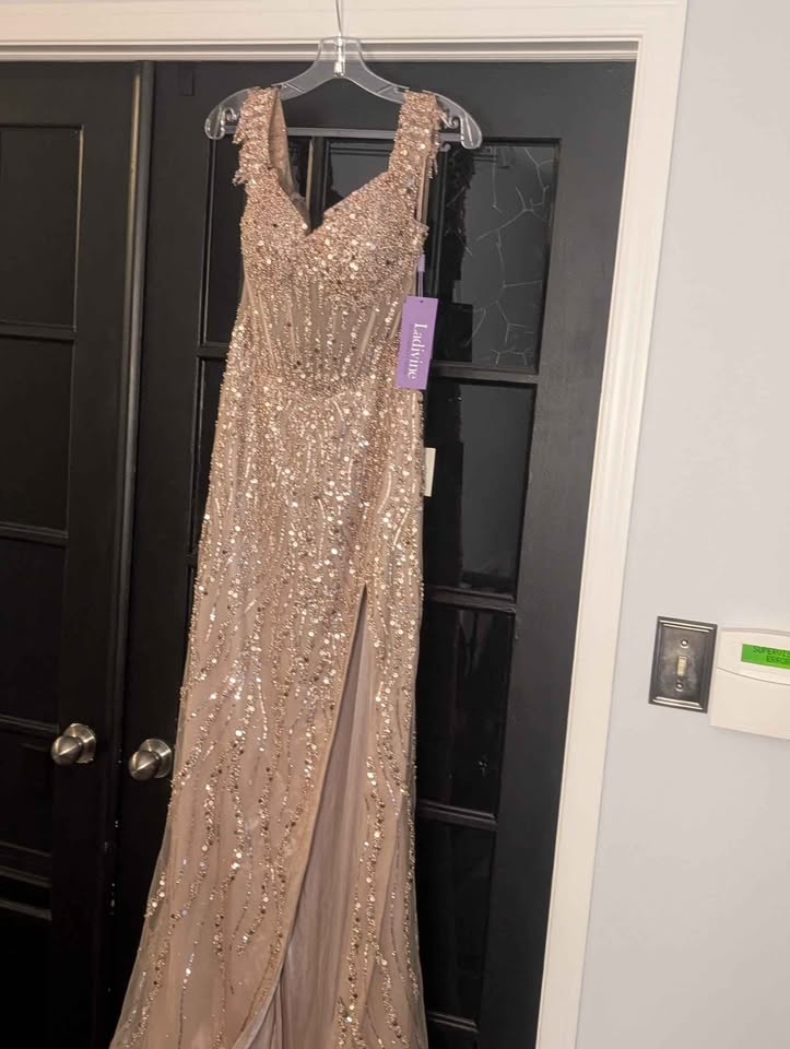 Champagne Gold Ladivine Prom Dress - photo 2