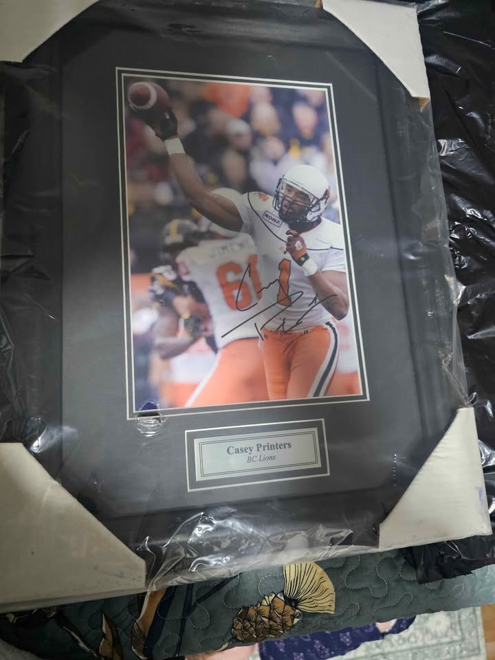 Signed & Framed Sports Memorabilia - photo 2