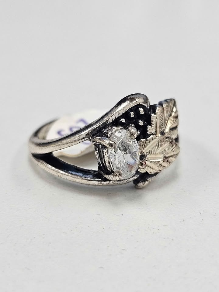 Sterling Silver Cocktail Ring w/ Cubic Zirconia - Size 6.5 - photo 2