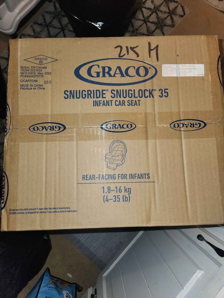 Graco Snugride 35 Infant Car Seat & Adapter - photo 3