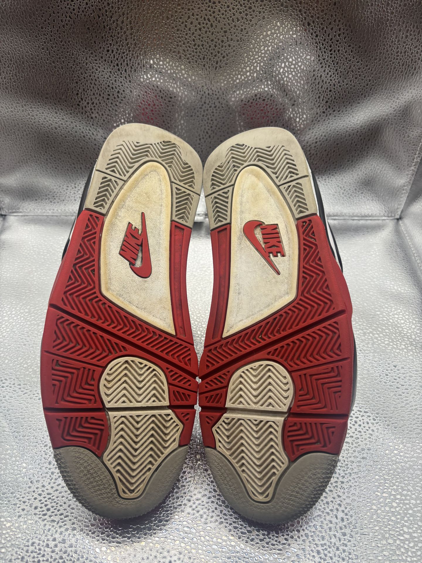 Air Jordan 4 Fire Red 2020 - photo 3