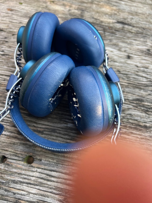 Marley’s Bluetooth headsets - photo 3