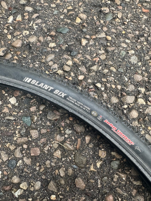 700 x 32c Kenda Tire - photo 2