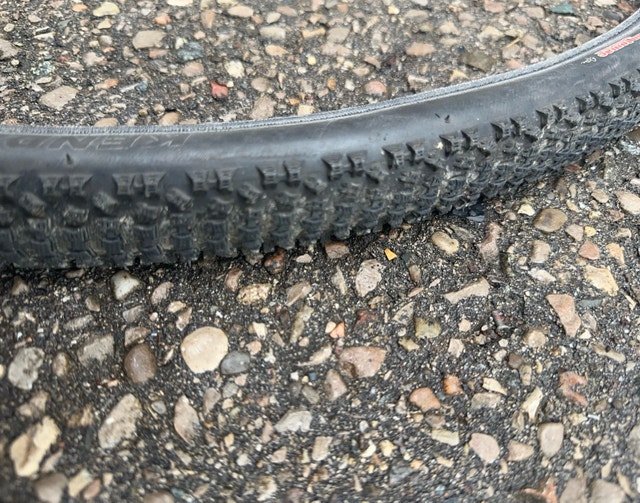 700 x 32c Kenda Tire - photo 3