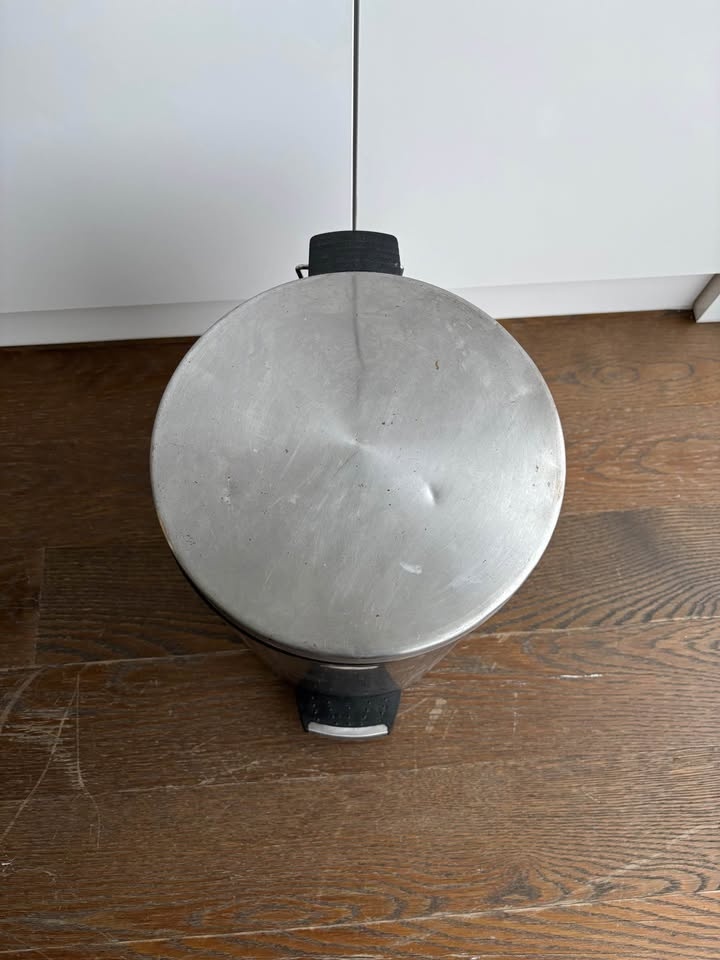 Garbage can with Lid - photo 2