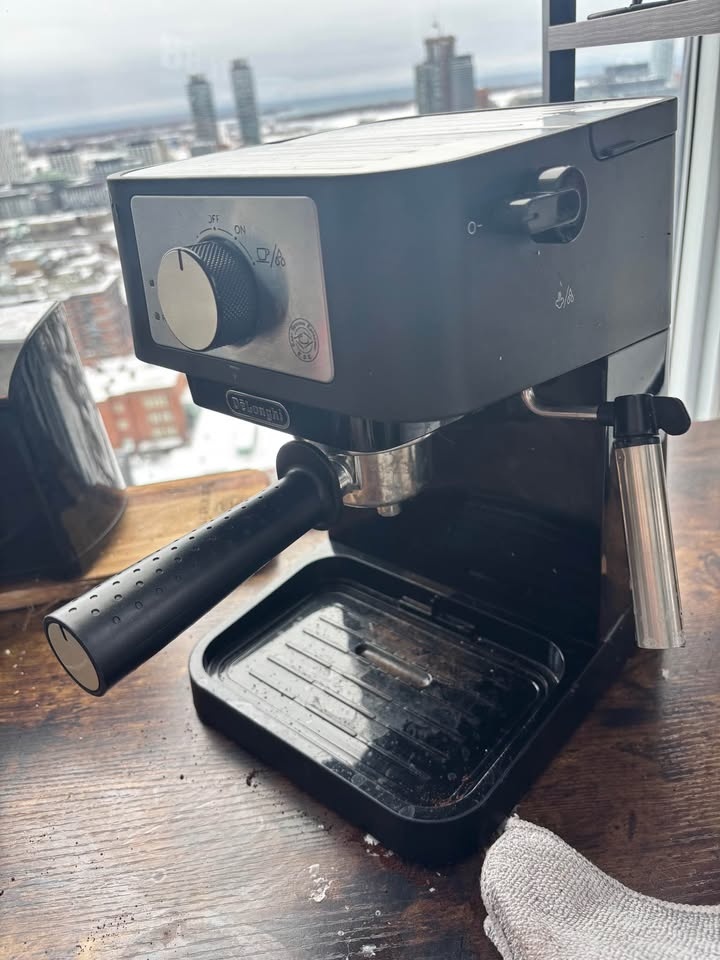 De’Longhi Stilosa Espresso Machine – 15 Bar - photo 2