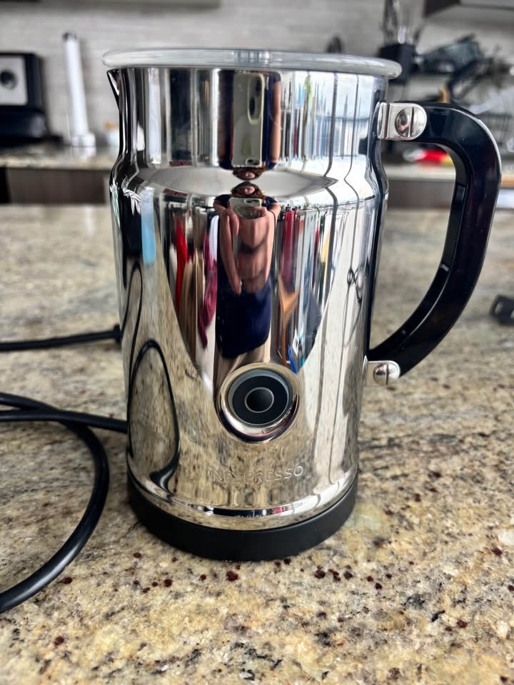 Nespresso Aeroccino Milk Frother (With Base) 3192 - photo 2