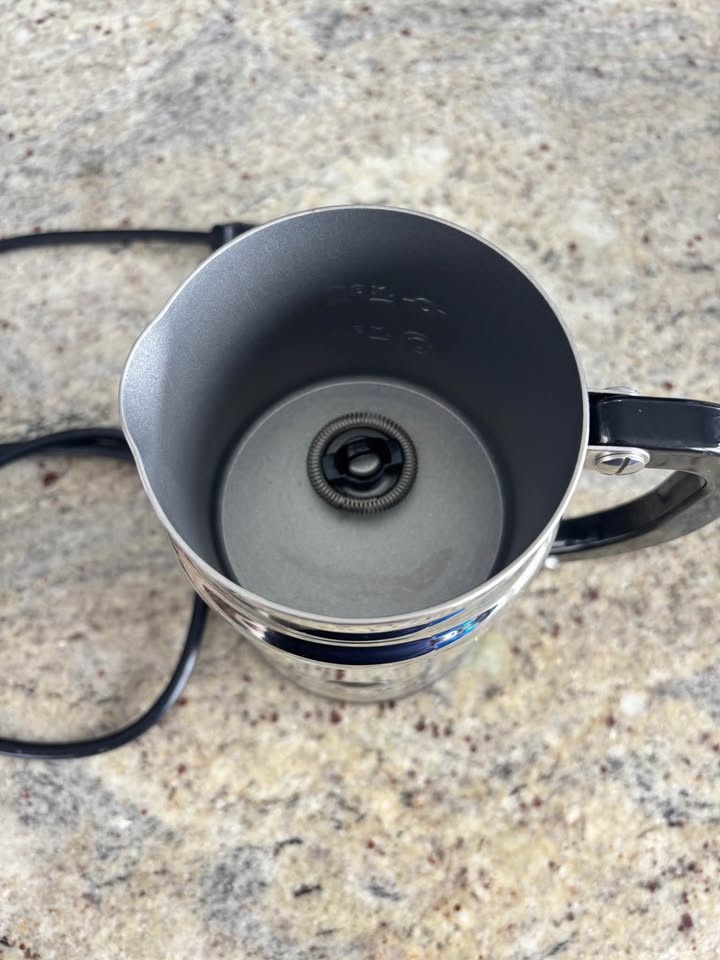 Nespresso Aeroccino Milk Frother (With Base) 3192 - photo 5