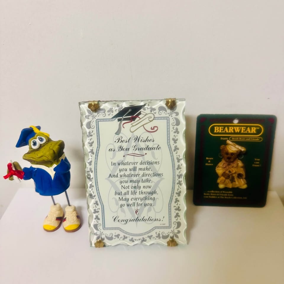Graduation Figurine and Bearwear Plaque Set