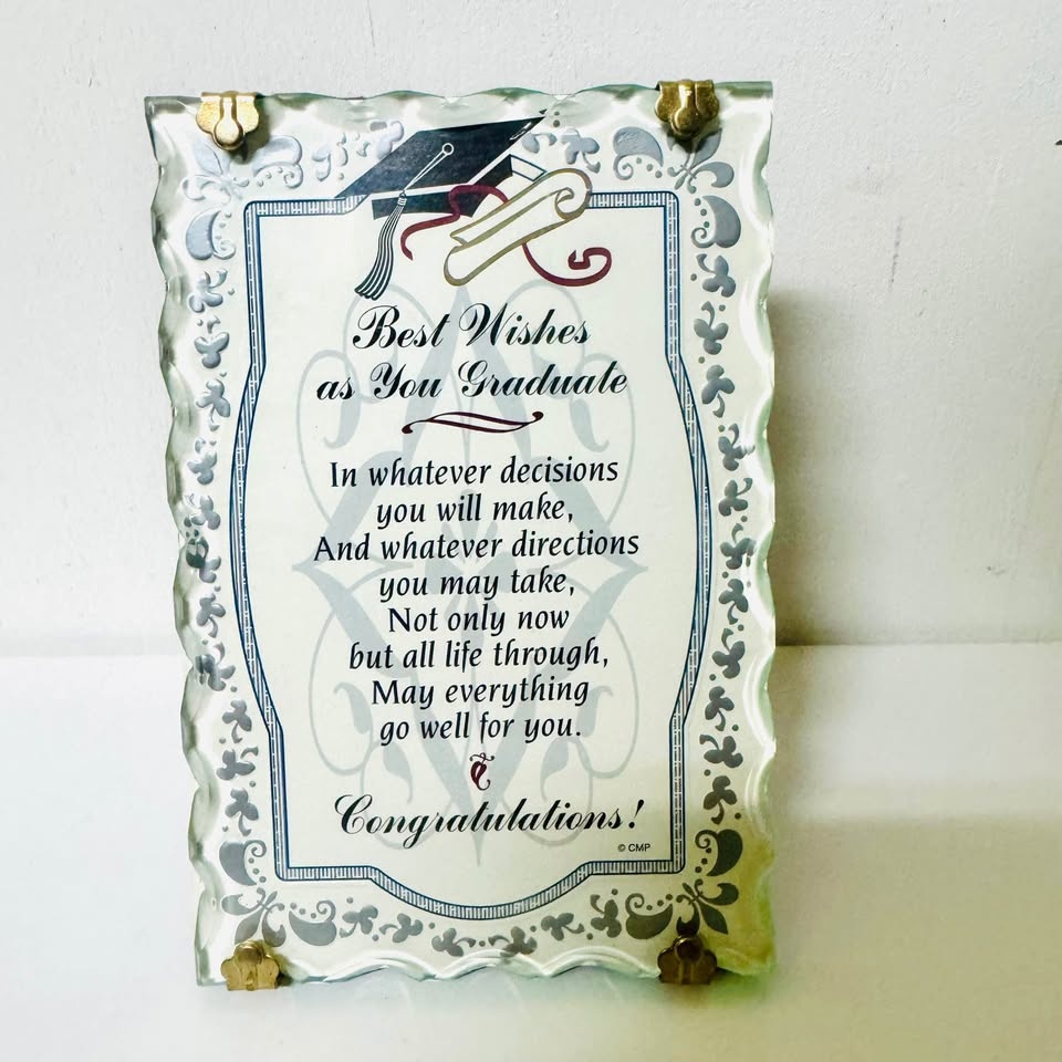 Graduation Figurine and Bearwear Plaque Set - photo 2