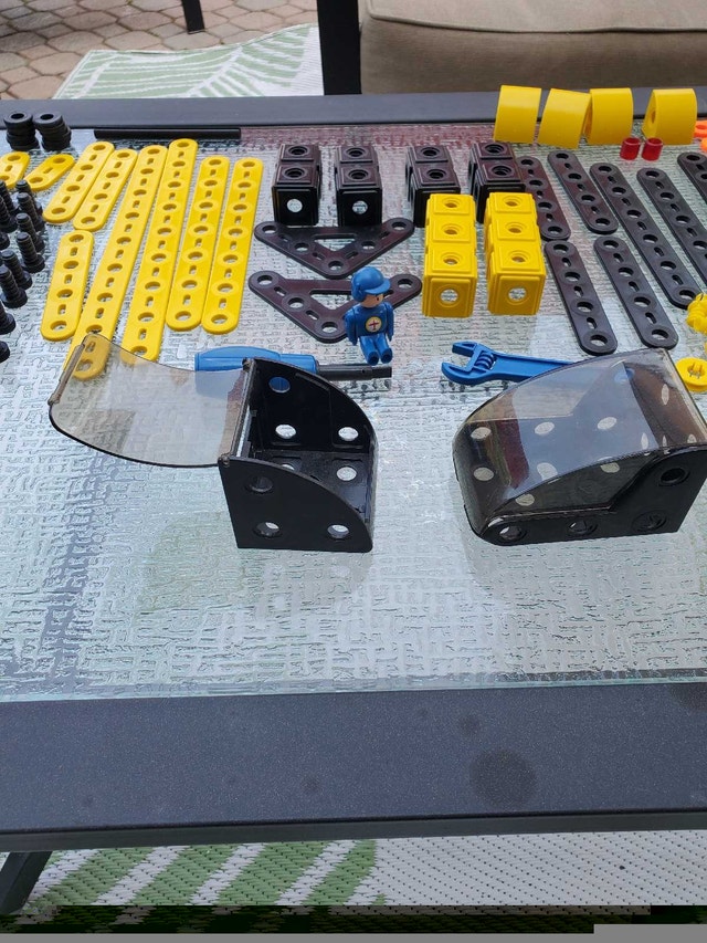 1990's Meccano Junior Set #5850 Seaplane Kit - photo 2