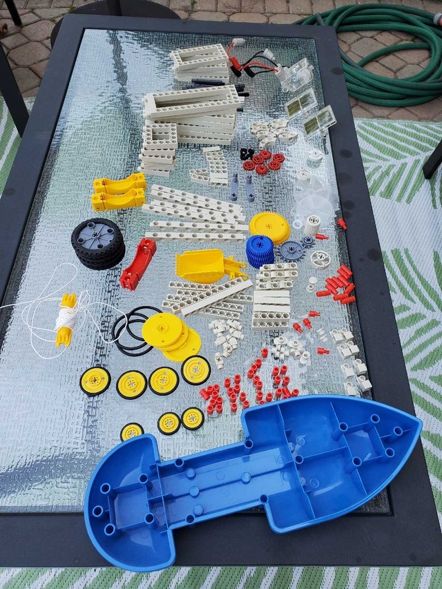 Solar & Battery Powered Vehicle Building Set For Ages 3 and Up