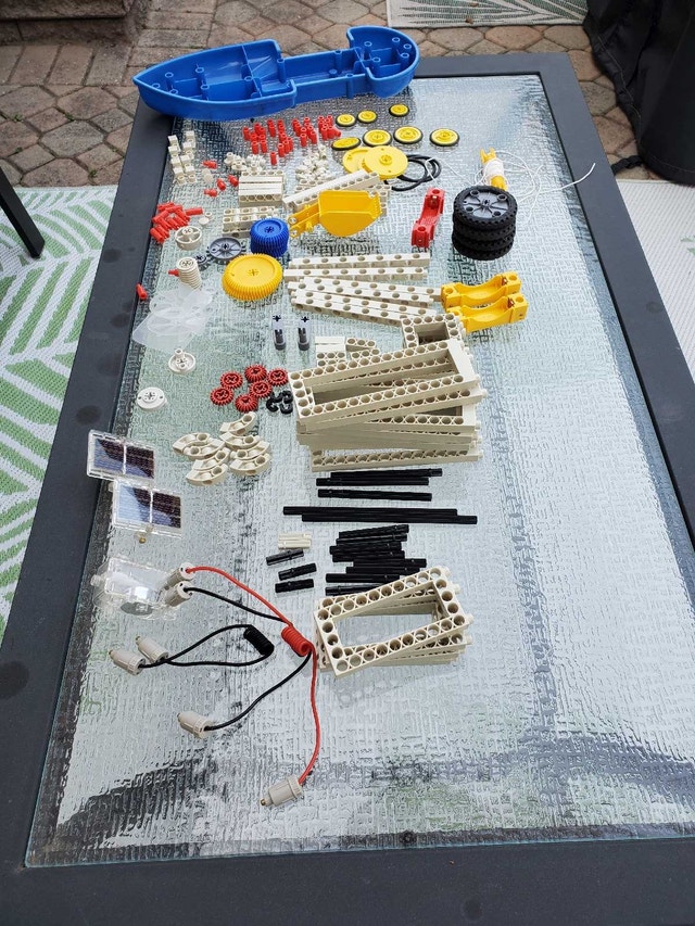 Solar & Battery Powered Vehicle Building Set For Ages 3 and Up - photo 2