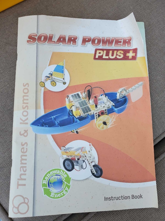 Solar & Battery Powered Vehicle Building Set For Ages 3 and Up - photo 4