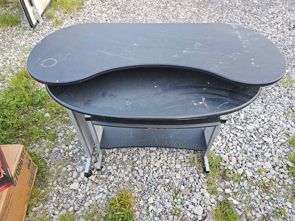 Computer desk that pulls out into L shape - photo 2