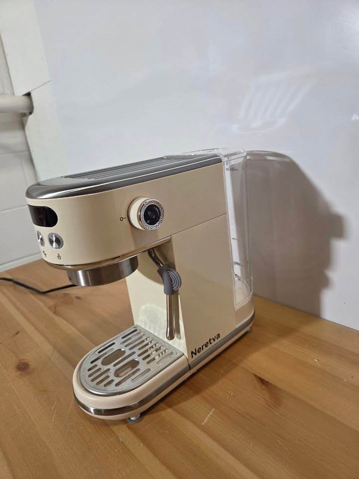 Neretva 20 Bar Espresso Machine with Milk Frother - photo 2