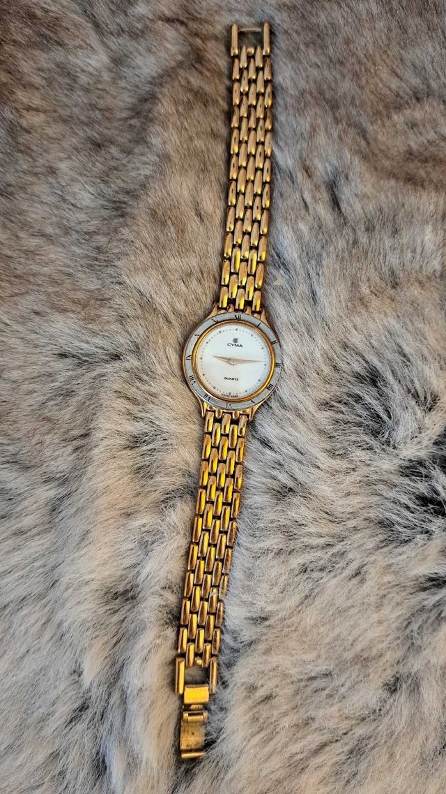 Vintage Cyma 18k Gold Plated Ladies Quartz Watch - photo 2