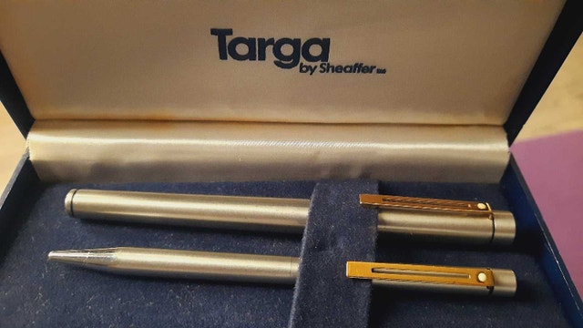 Vintage Targa by Sheaffer Stainless Steel Pen & Founder Pen Set