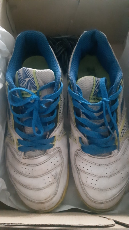 Size 8 Soccer Shoes - photo 3