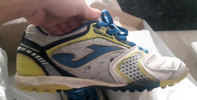 Size 8 Soccer Shoes - photo 4