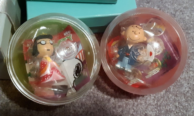 Brand New Peanuts Characters Time Toy Capsules