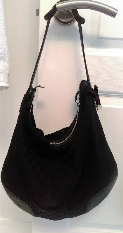 Authentic Gucci Black Hobo Shoulder Bag - photo 2