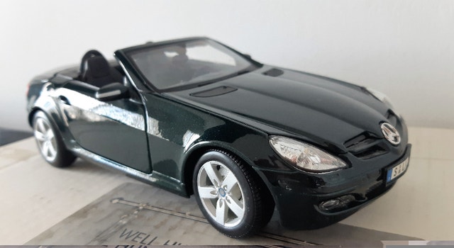 Maisto Mercedes Benz SLK 1:18 Special Edition - photo 2