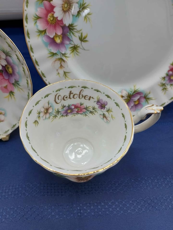 Royal Albert Plate, Teacup & Saucer - October - photo 3
