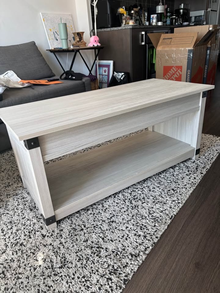 Ashley Furniture "Bayflynn" Lift-Top Coffee Table - Whitewash - photo 2