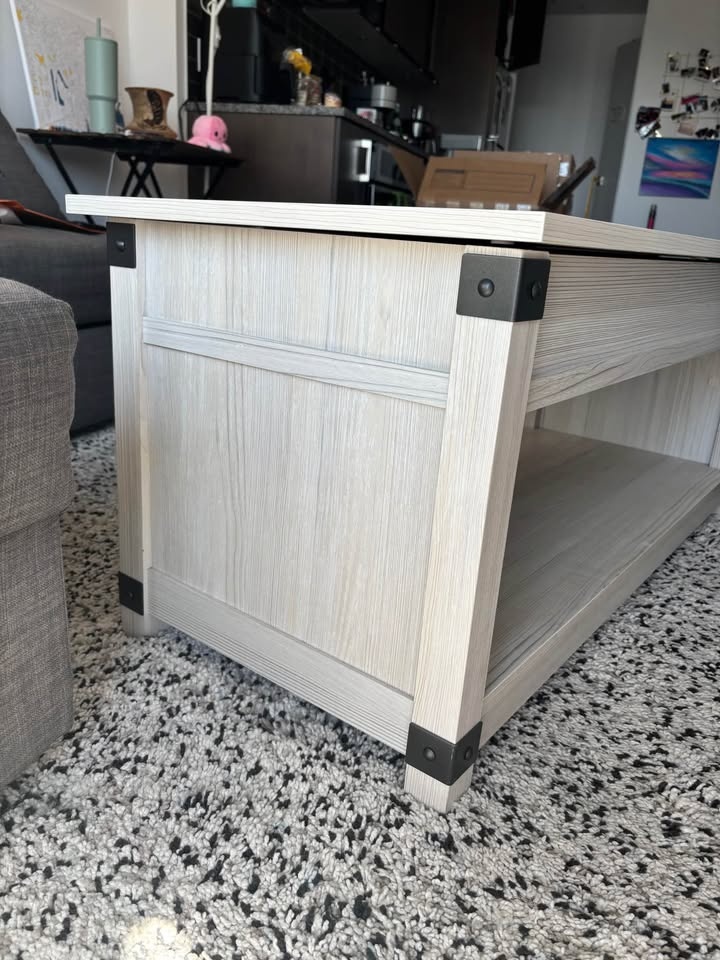 Ashley Furniture "Bayflynn" Lift-Top Coffee Table - Whitewash - photo 3