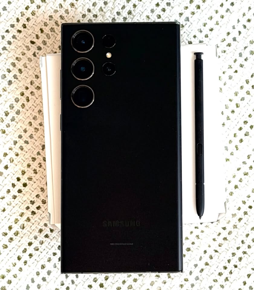 256GB Samsung Galaxy S23 Ultra Phone - 9.5/10 Condition - photo 5