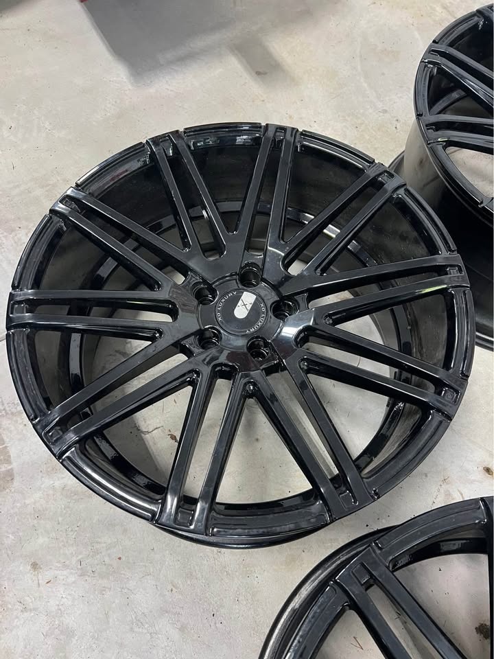 20” x 10” et30 // 5x112 XOXO Gloss Black Wheels - photo 3