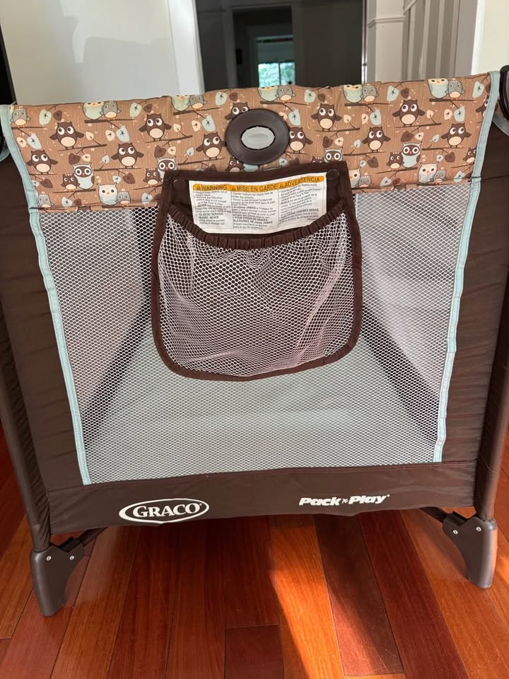 Graco Pack 'n Play Playpen – Gently Used - photo 4