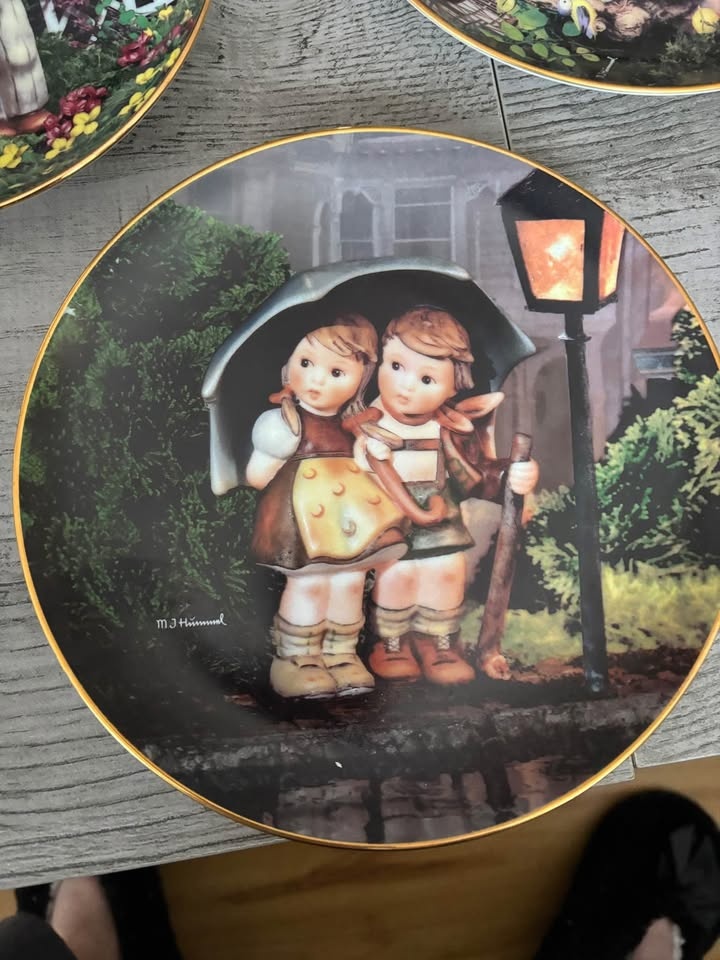Danbury Mint Hummel Plates - photo 5