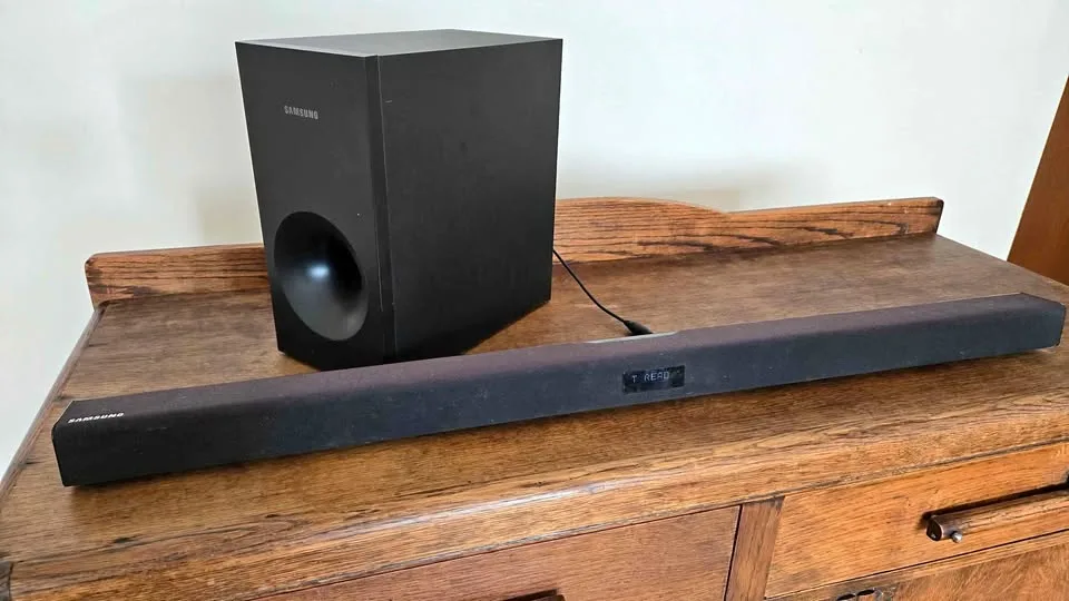 Samsung Soundbar with Subwoofer thumbnail