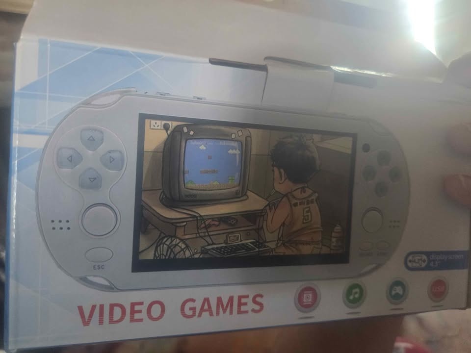Retro Handheld Emulation Device (Please Read) - photo 2