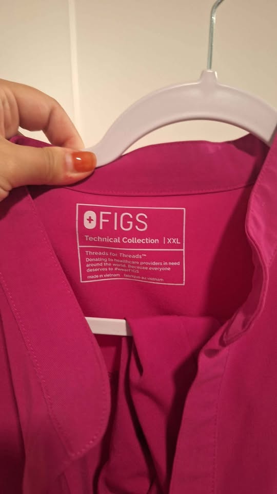 FIGS Raspberry Sorbet Set & Vivid Red Rafaela Top for sale - photo 4