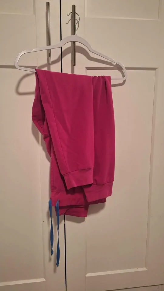 FIGS Raspberry Sorbet Set & Vivid Red Rafaela Top for sale image indicator(5)