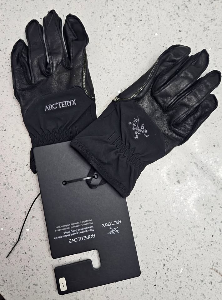 Brand New Arc’teryx Rope Gloves – Unisex Small – NWT