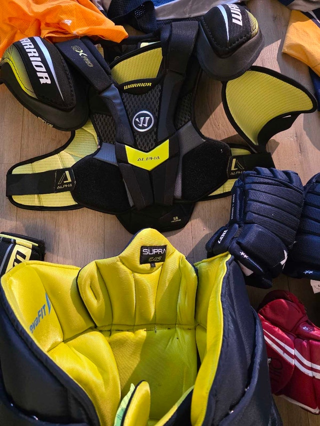 Used Hockey Equipment Set - photo 4
