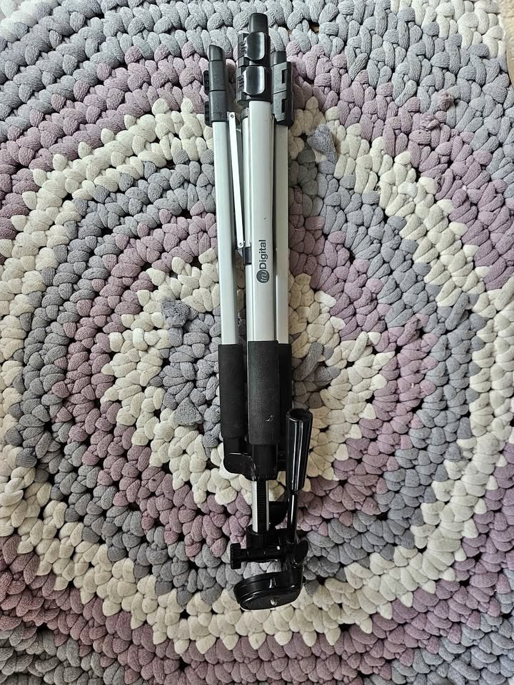 Tripod 5ft high