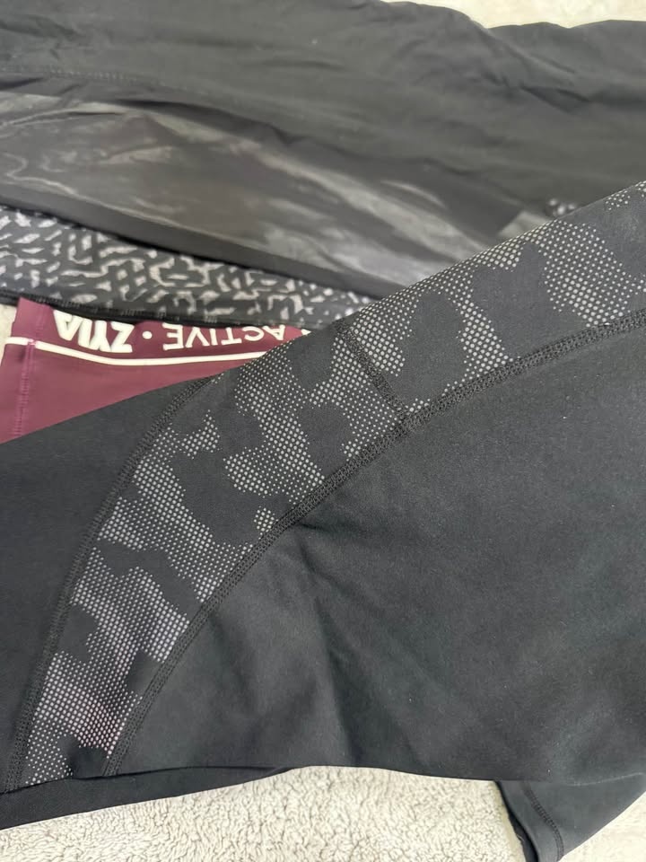 Lululemon & Zyia Activewear - Women's Size 6-8 - photo 2