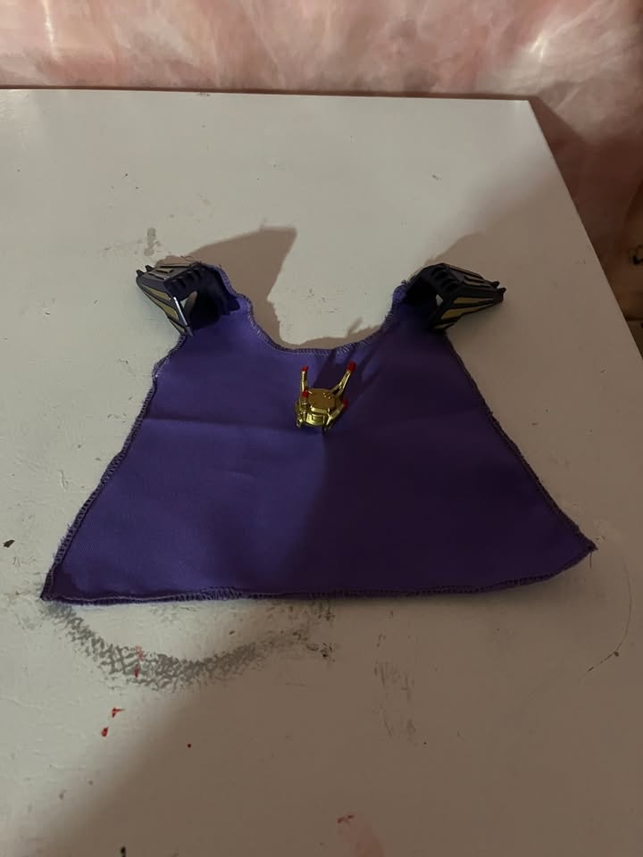 Transformers Starscream Coronation Set Crown and Cape - photo 2